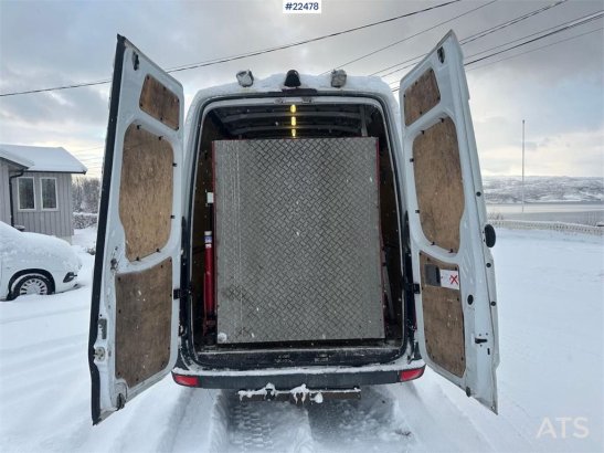 Mercedes-Benz Sprinter 4x2 w/ 2 sets of tires and ramp Mercedes-Benz Sprinter 4x2 w/ 2 sets of tires and ramp 2014 2 Small...