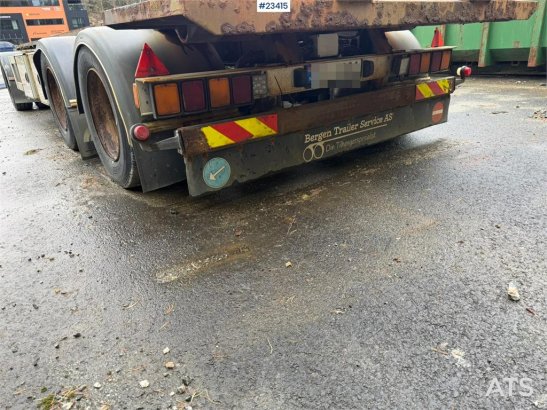 Kaupe 3 akslet hook trailer with tipper for sale as a re Kaupe 3 akslet hook trailer with tipper for sale as a re 2011 2 i...