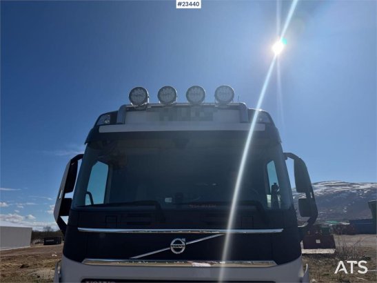 Volvo FH 540 6x2 hook truck w/ 20T hook - One owner. WAT 590 2019 2 Tractor Units image 11