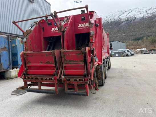 Volvo FM370 6x2 pusher with 2 chamber refuse truck with FM370 6x2 pusher with 2 chamber refuse truck with 2018 2 image 26