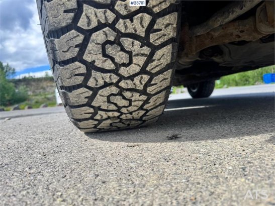 Toyota Land Cruiser – 190 HP – 2 Sets of Tires Land Cruiser – 190 HP – 2 Sets of Tires 2014 2 Small Vans image 11