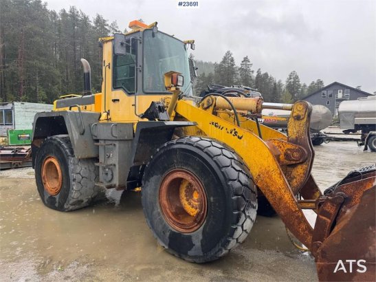 Komatsu WA380 Wheel Loader – Bucket and Joystick Steering 848 1998 2 Wheel Loaders image 11