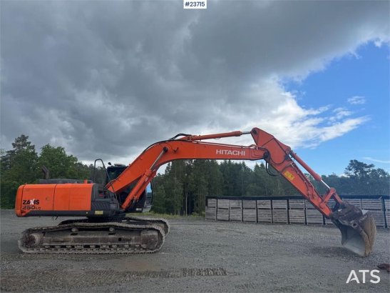 Hitachi ZX250LC-5B Crawler Excavator – Rototilt and 2 Buck ZX250LC-5B Crawler Excavator – Rototilt and 2 Buck 2014 2 Crawl...