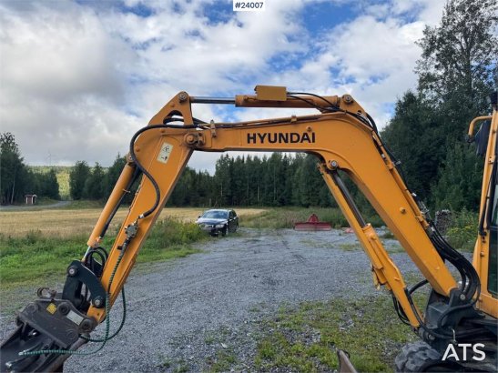 Hyundai Robex 30Z Mini excavator - 2 buckets - 230 Hours! Robex 30Z Mini excavator - 2 buckets - 230 Hours! 2018 2 image 11