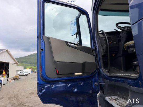 Volvo FH16 8x4 Tipper Truck with Asphalt Body and Stone 590 2018 2 image 11