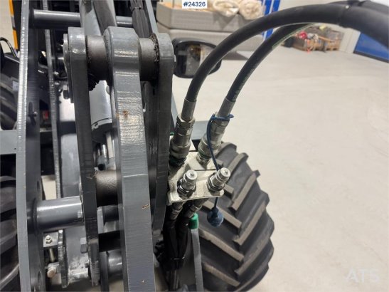 GiANT G2200 Wheel Loader w/ Pallet Forks and 2 Buckets – Giant G2200 Wheel Loader w/ Pallet Forks and 2 Buckets – 2021 2 W...