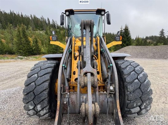 Volvo L90F Wheel Loader w/ Bucket and Pallet Forks – Low 10140 2008 2 Wheel Loaders image 11