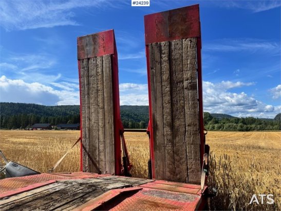Forss-Parator Machine Trailer with Hydraulic Ramps Forss-Parator Machine Trailer with Hydraulic Ramps 1978 2 Lowloader tra...