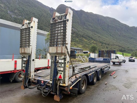 Istrail 3 akslet Low Loader Semi-Trailer with Hydraulic Ra Istrail 3 akslet Low Loader Semi-Trailer with Hydraulic Ra 2018...