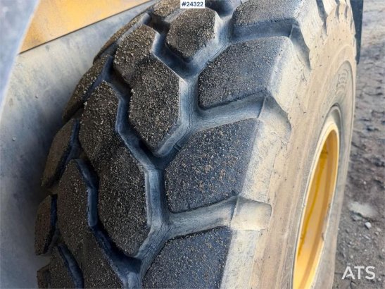 Komatsu WA320-8E0 wheel loader w/ lever steering and a buc 848 2020 2 Wheel Loaders image 26