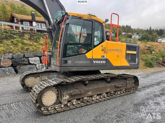 Volvo EC200EL Excavator with Steelwrist Rototilt and 2 B EC200EL Excavator with Steelwrist Rototilt and 2 B 2019 2 image 11
