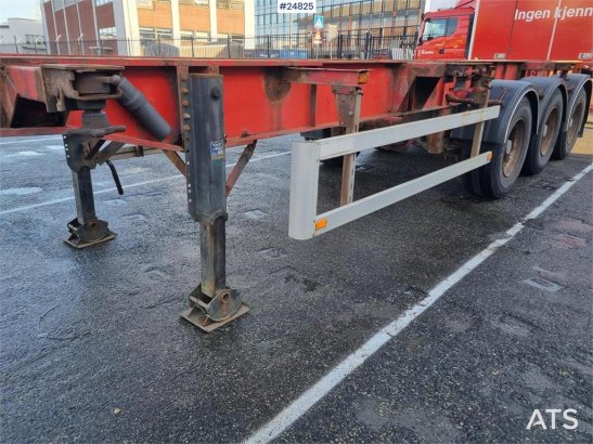 Fruehauf Container chassis for 20- and 40-Foot Containers Container chassis for 20- and 40-Foot Containers 2000 2 image 11