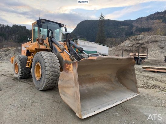 Volvo L120B Wheel loader with bucket L120B Wheel loader with bucket 1994 2 Wheel Loaders image 11