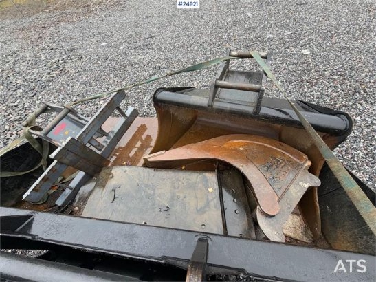 Huddig 1260B Tractor – 3 buckets, grapple, pallet forks, Huddig 1260B Tractor – 3 buckets, grapple, pallet forks, 2010 2 i...