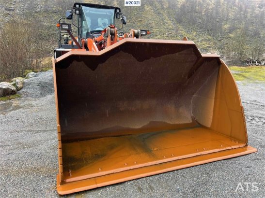 Hitachi zw370-6 Wheel loader w/ scale, printer and bucket 10071 2019 2 Wheel Loaders image 6