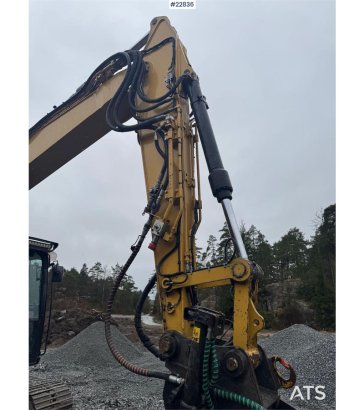 CAT 313FL crawler excavator with 2 buckets, tiltrotato 26 2017 2 Crawler Excavators image 12