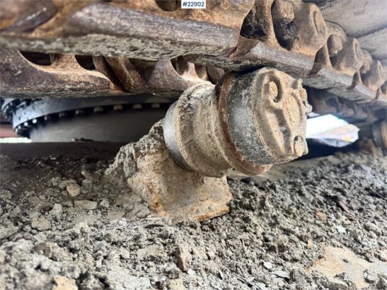 Liebherr R922 crawler excavator with digging bucket and 201 R922 crawler excavator with digging bucket and 201 2014 2 Craw...