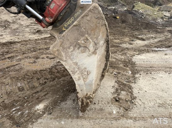 CAT 325FLCR with Engcon rototilt and grading bucket 38 2018 2 Crawler Excavators image 12