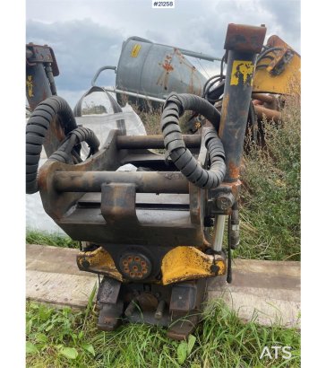 Hitachi ZX 190 LC-6 with Engcon rototilt og graveskuffe. ZX 190 LC-6 with Engcon rototilt og graveskuffe. 2018 2 Crawler E...