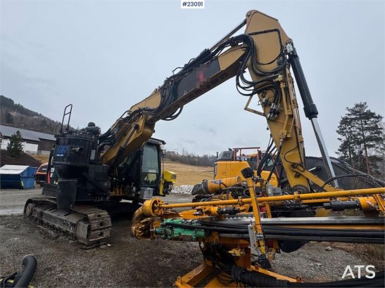 CAT 325FLCR 38 2017 2 Crawler Excavators image 12
