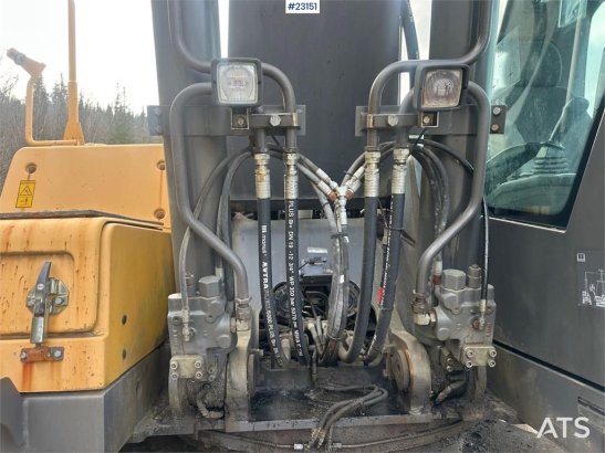 Volvo EC240CL crawler excavator w/ two buckets and power EC240CL crawler excavator w/ two buckets and power 2008 2 Crawler...