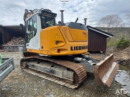 Liebherr R914 Compact crawler excavator with VA boom, 2 buc R914 Compact crawler excavator with VA boom, 2 buc 2018 2 Craw...