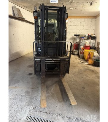 Toyota 02-8FDF25 with hydraulic side shift and fork widen 02-8FDF25 with hydraulic side shift and fork widen 2012 2 Forkli...