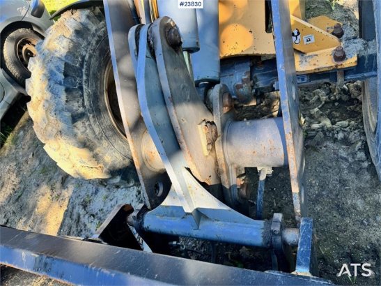 Volvo L25B Wheel Loader with Bucket and Pallet Forks L25B Wheel Loader with Bucket and Pallet Forks 2007 2 Wheel Loaders i...