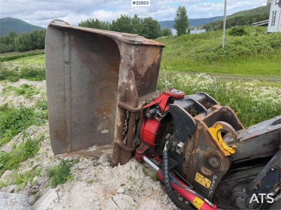 Volvo ECR305CL excavator w/ GPS, sanding bucket and roto ECR305CL excavator w/ GPS, sanding bucket and roto 2012 2 Crawler...