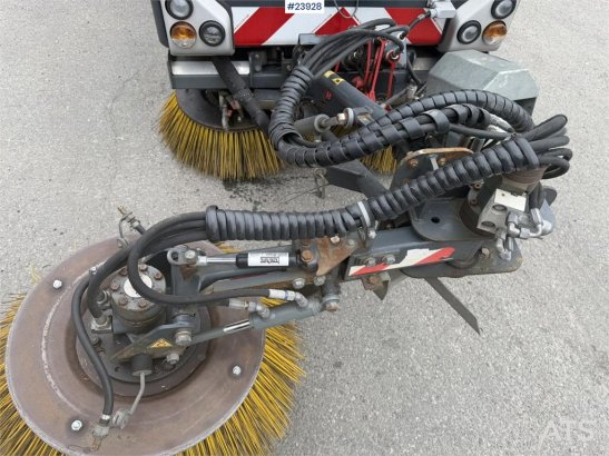 Boschung s3 street sweeper Boschung s3 street sweeper 2019 2 image 12
