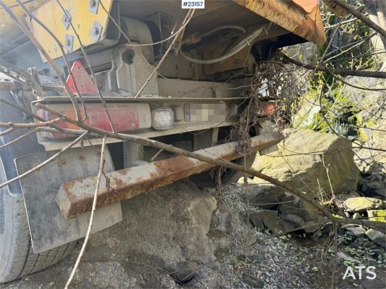 Maur Bilpåbygg 3-axle tipping semi-trailer for sale as a repair o Maur bilpabygg 3-axle tipping semi-trailer for sale as a...