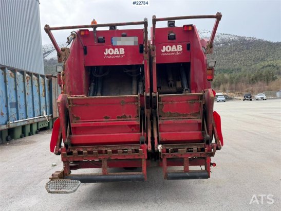 Volvo FM370 6x2 pusher with 2 chamber refuse truck with FM370 6x2 pusher with 2 chamber refuse truck with 2018 2 image 12