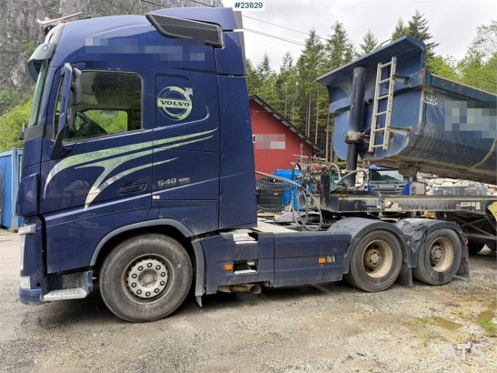 Volvo FH540 6x4 tractor unit with a 2017 3-axle Langendo 590 2019 2 Tractor Units image 27