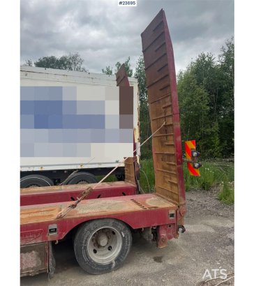 Broshuis Machine Semi-Trailer – with hydraulic loading ramp Broshuis Machine Semi-Trailer – with hydraulic loading ramp 20...