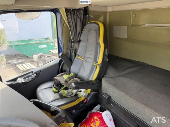 Volvo FH16 8x4 Tipper Truck with Asphalt Body and Stone 590 2018 2 image 12