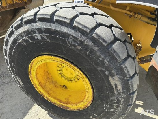 Komatsu WA320-3H wheel loader for sale as partial repair p 848 1994 2 Wheel Loaders image 12