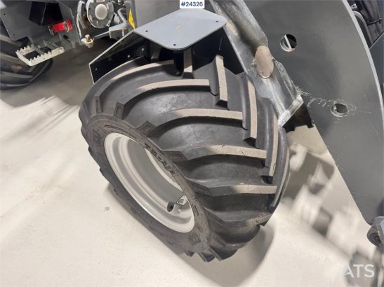 GiANT G2200 Wheel Loader w/ Pallet Forks and 2 Buckets – Giant G2200 Wheel Loader w/ Pallet Forks and 2 Buckets – 2021 2 W...