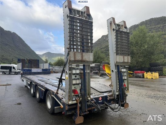 Istrail 3 akslet Low Loader Semi-Trailer with Hydraulic Ra Istrail 3 akslet Low Loader Semi-Trailer with Hydraulic Ra 2018...