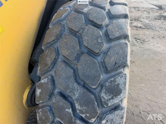 Komatsu WA320-8E0 wheel loader w/ lever steering and a buc 848 2020 2 Wheel Loaders image 27