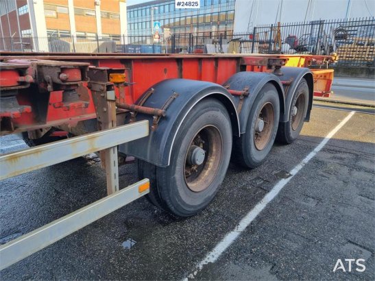 Fruehauf Container chassis for 20- and 40-Foot Containers Container chassis for 20- and 40-Foot Containers 2000 2 image 12