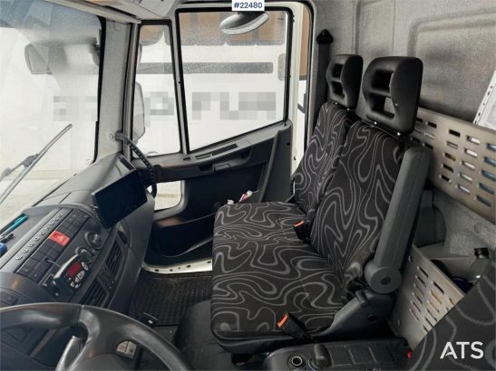 Iveco Eurocargo 4x2 box truck with refrigeration unit an Eurocargo 4x2 box truck with refrigeration unit an 2012 2 image 43
