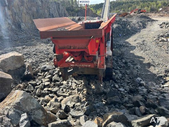 Sandvik UJ440i crusher w/ side conveyor and magnet UJ440i crusher w/ side conveyor and magnet 2016 2 image 13