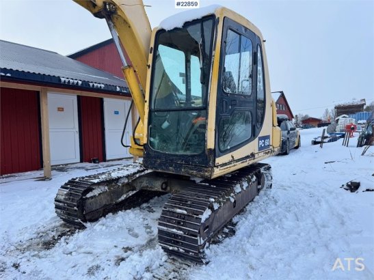 Komatsu PC60-7 crawler excavator with powertilt and 3 buck PC60-7 crawler excavator with powertilt and 3 buck 1994 2 Crawl...