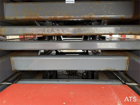SkyJack SJ9250 scissor lift Skyjack SJ9250 scissor lift 2016 2 Scissor Lifts image 18