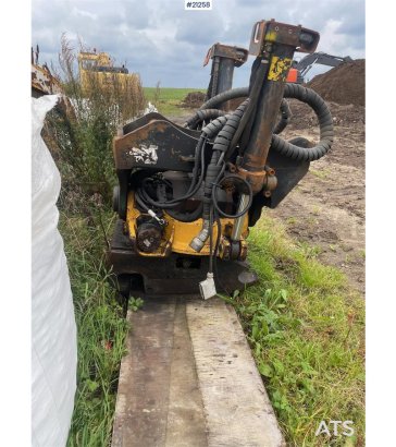 Hitachi ZX 190 LC-6 with Engcon rototilt og graveskuffe. ZX 190 LC-6 with Engcon rototilt og graveskuffe. 2018 2 Crawler E...