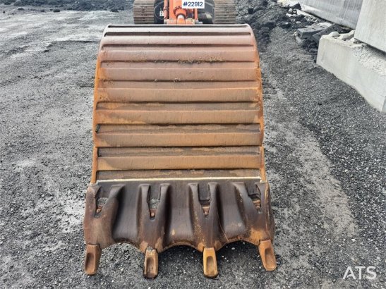 Hitachi ZX210LC-3 crawler excavator with digging bucket, g ZX210LC-3 crawler excavator with digging bucket, g 2008 2 Crawl...