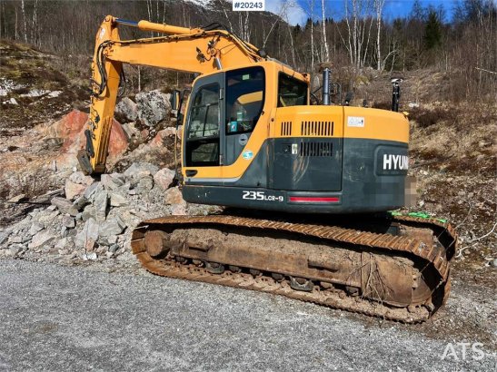 Hyundai Robex 235 LCR-9 w/ Excavator bucket and gps Robex 235 LCR-9 w/ Excavator bucket and gps 2012 2 Crawler Excavators ...