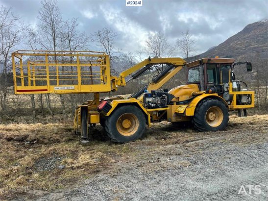 Hydrema 912B w/ 2007 Essverk Platform 912 lift with basket Hydrema 912B w/ 2007 Essverk Platform 912 lift with basket 2003...