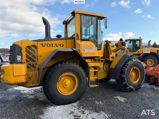 Volvo L90F wheel loader with a bucket 10140 2007 2 Wheel Loaders image 28
