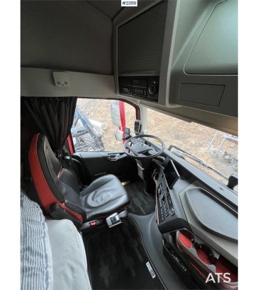 Volvo FH700 Tridem hooklift truck – crane hydraulics – 3 590 2025 2 image 13